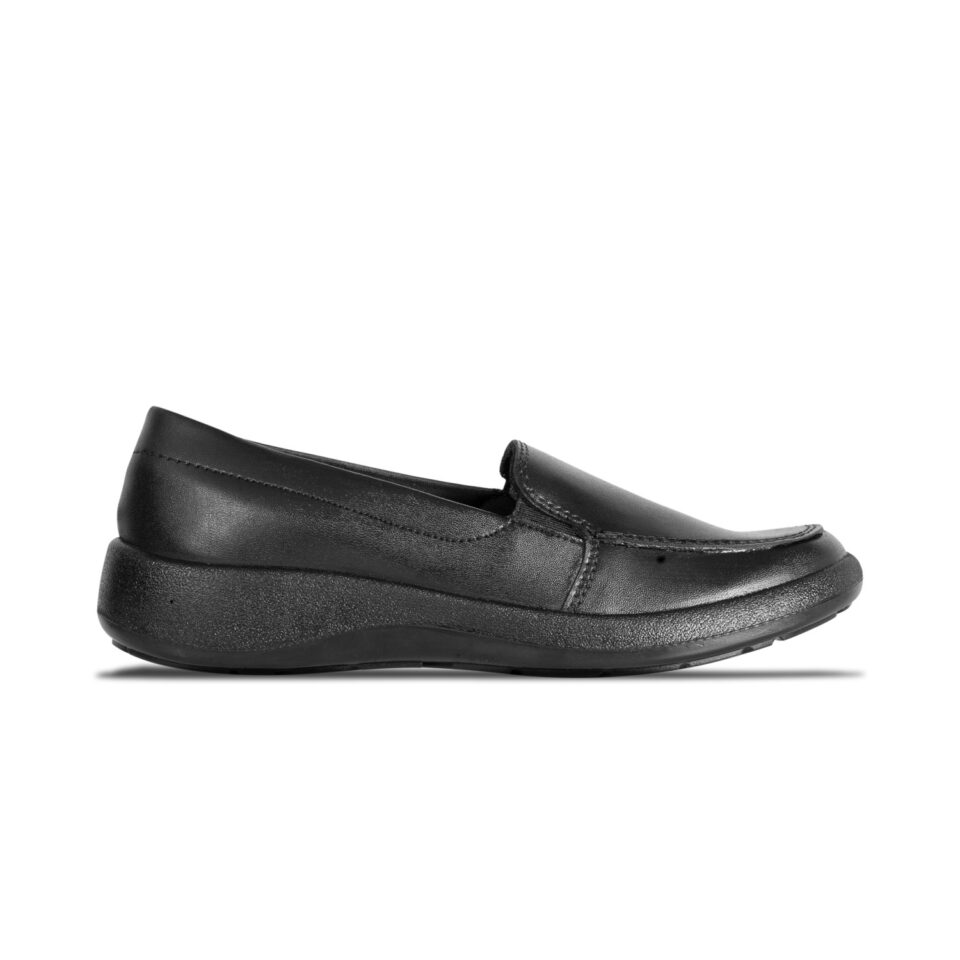 Zapato para dama en microfibra cómodo, resistente y antideslizante.