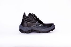 900-01-Bota-Negra_01