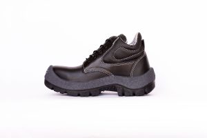 900-01-Bota-Negra_04